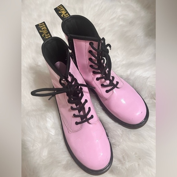 Doc Martins AirWait boots with bouncing soles - Picture 2 of 9